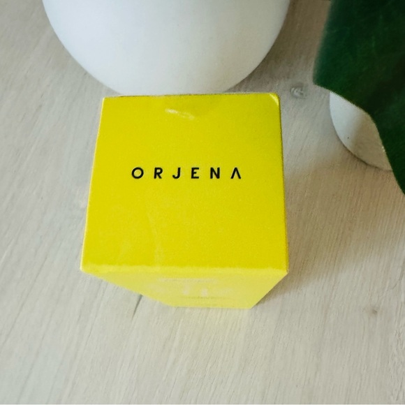 ORJENA Vitamin Brightening Micellar Cleansing Water 300ml/10.1 fl oz - Picture 11 of 16